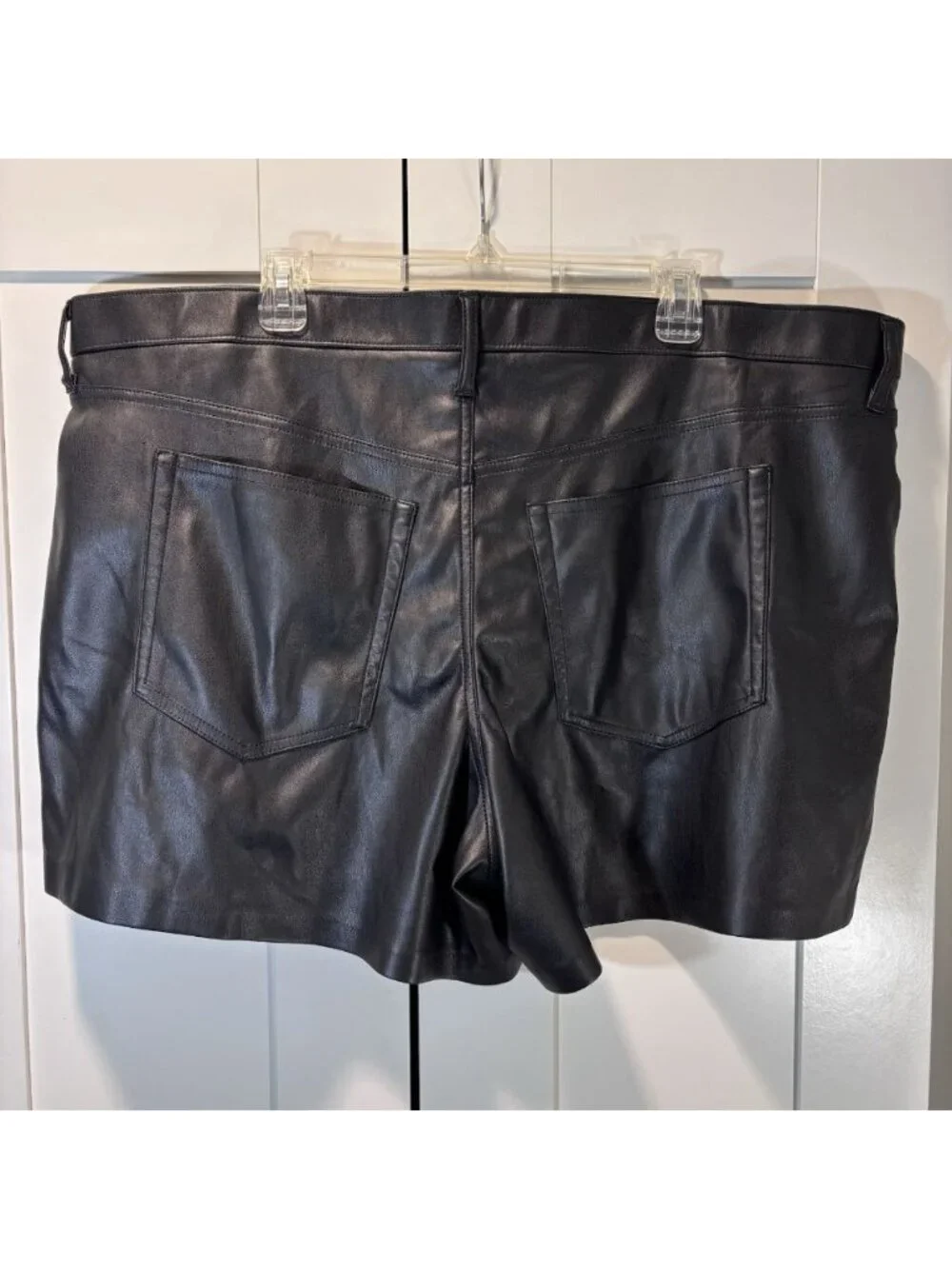 Abercrombie & Fitch The Dad Short High-Rise Womens Shorts Vegan Leather 36” (22)